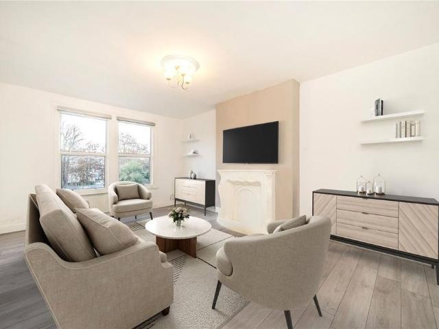Apartment for rent in Mercator Estate, Greater London