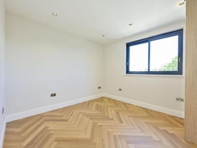 Apartment for rent in London Borough of Merton, Greater London