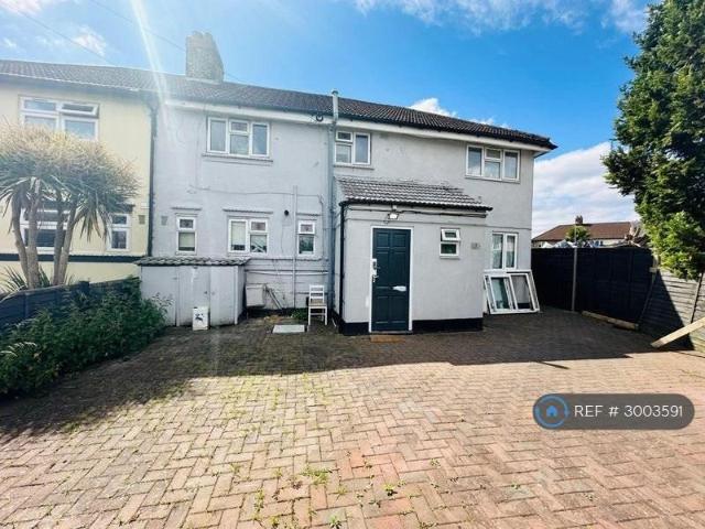 Flat for rent in Marks Gate, Greater London