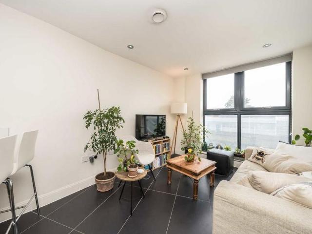 Apartment for rent in Earlsfield, Greater London