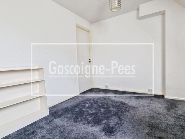 Apartment for rent in Jacobs Well, Guildford