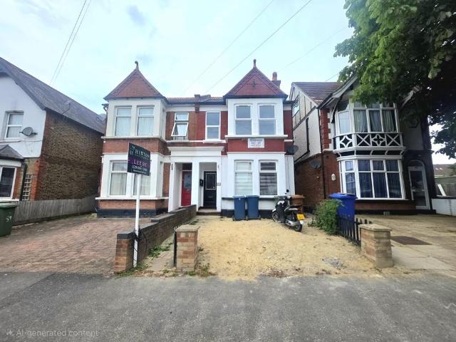Flat for rent in Harrow Weald, Greater London