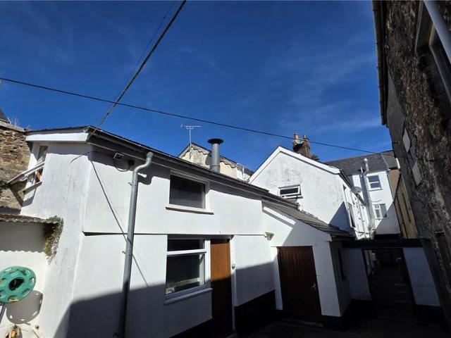 Flat for rent in Great Torrington, Brandis Corner