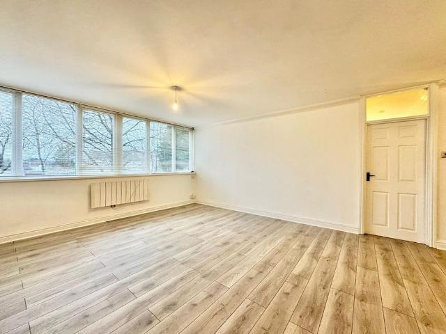Apartment for rent in Lewsey Farm, Luton