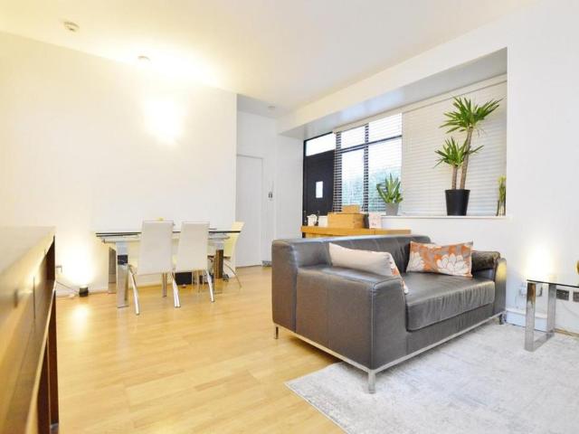 Apartment for rent in Plaistow, Greater London
