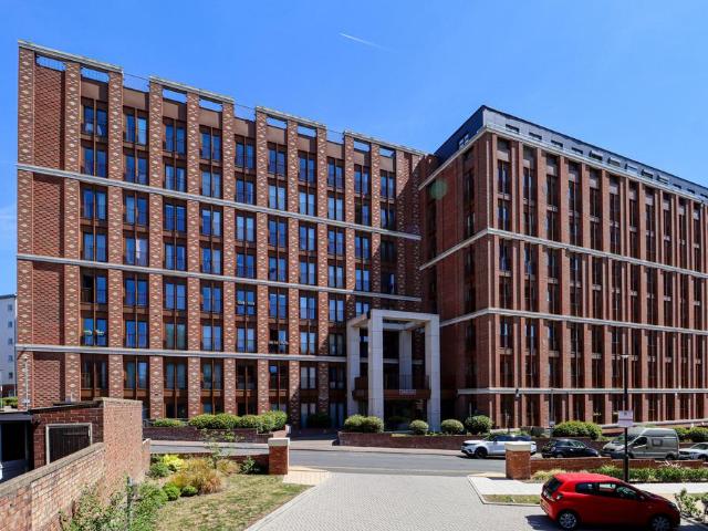 Flat for rent in St Albans, Five Acres