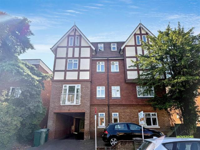 Flat for rent in Shortlands, Greater London