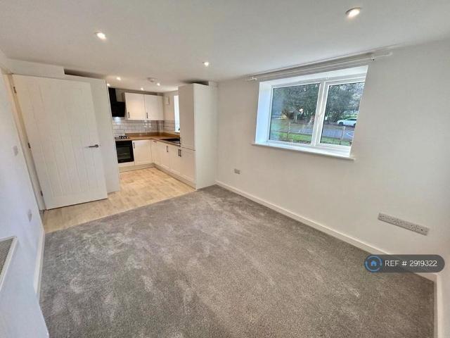 Apartment for rent in Chard Town, Chard