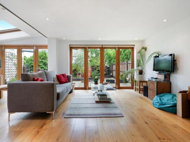Apartment for rent in Belsize Park, Greater London