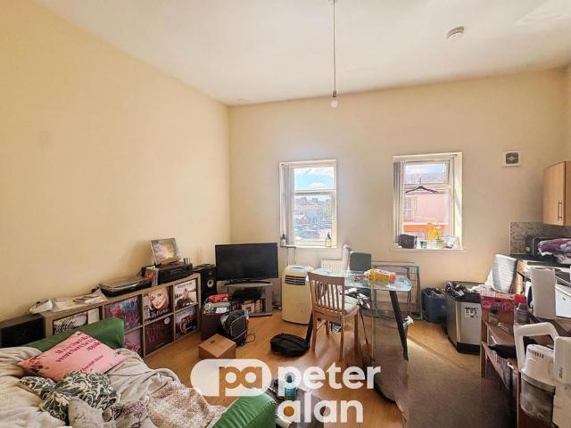 Apartment for rent in Falcon Lodge, Wales