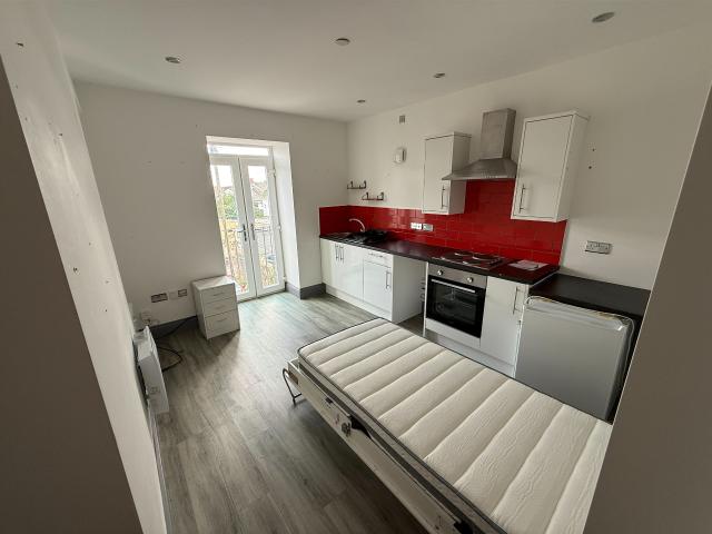 Studio for rent in Nangreaves, Wales