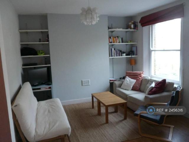 Apartment for rent in Brownswood Park, Stoke Newington