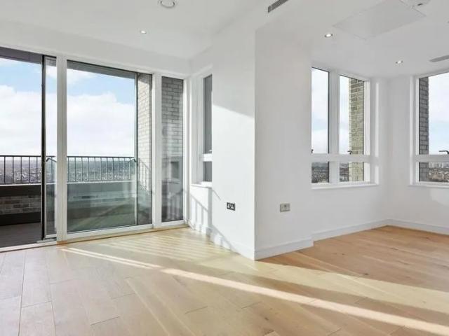 Apartment for rent in York Road Estate, Greater London