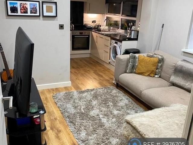 Apartment for rent in Kirkstall, West Yorkshire