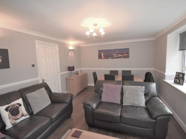 Apartment for rent in Longlands, Halfway Street