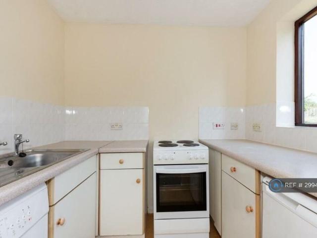 Apartment for rent in Fleet Estate, Monks Orchard