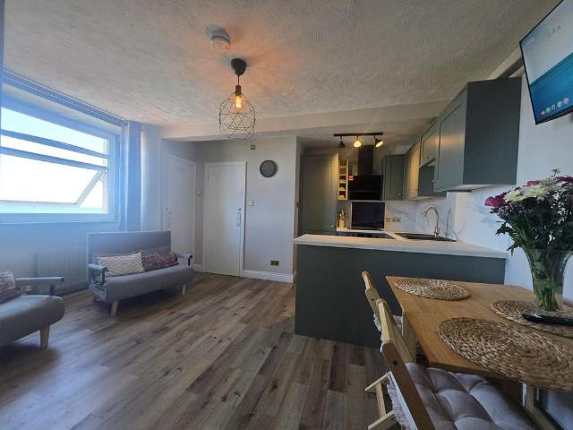 Apartment for rent in Dawlish, Teignbridge