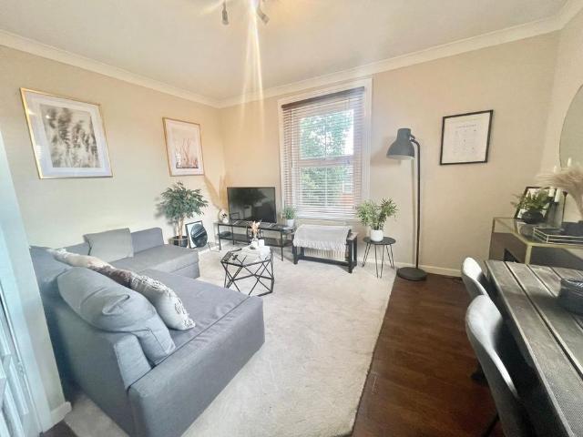 Apartment for rent in Kingsditch, Cheltenham