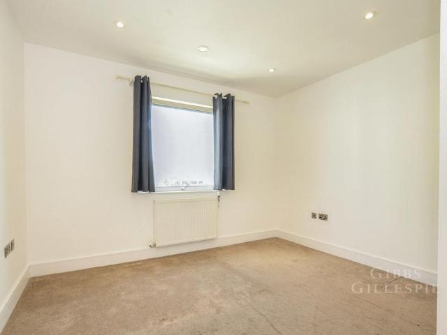 Flat for rent in Greater London
