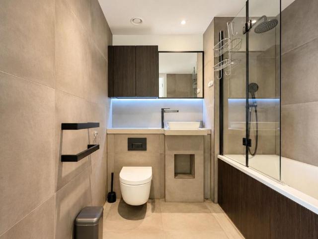 Flat for rent in Vauxhall, Greater London