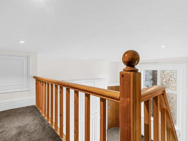 Apartment for rent in Cliff Hill, Green Close