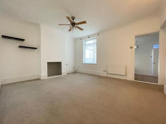 Apartment for rent in Brompton, Gillingham