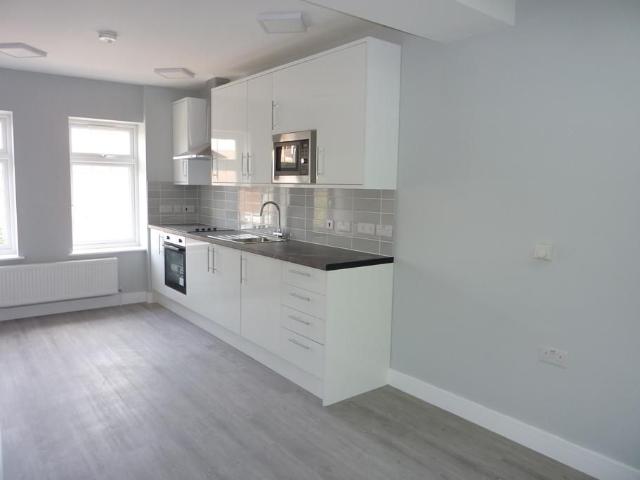 Apartment for rent in Rosehill, Greater London