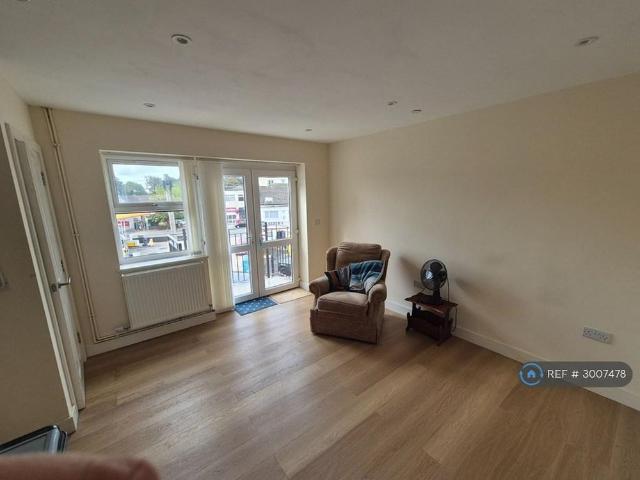Apartment for rent in Nangreaves, Wales