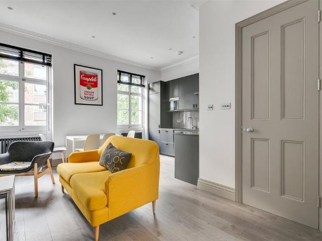 Flat for rent in St. John's Wood, Greater London