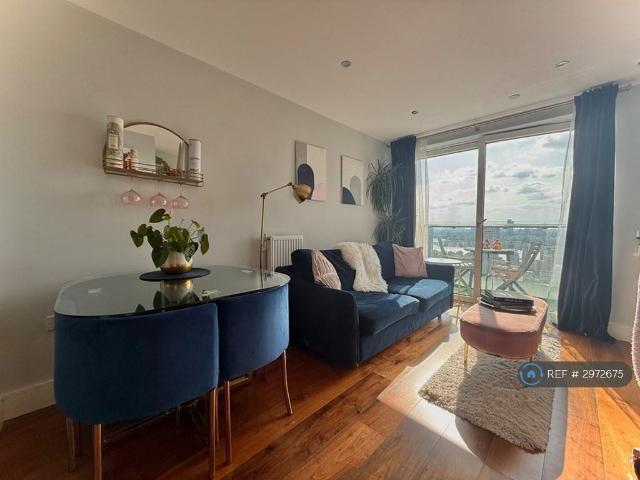 Flat for rent in Isle Of Dogs, Greater London