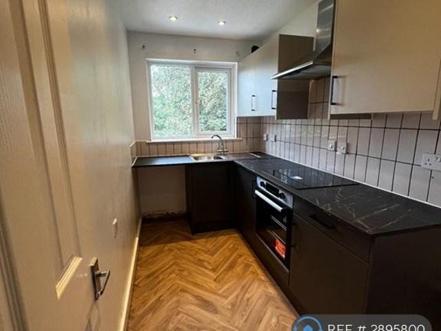 Flat for rent in King's Walden, Hertfordshire