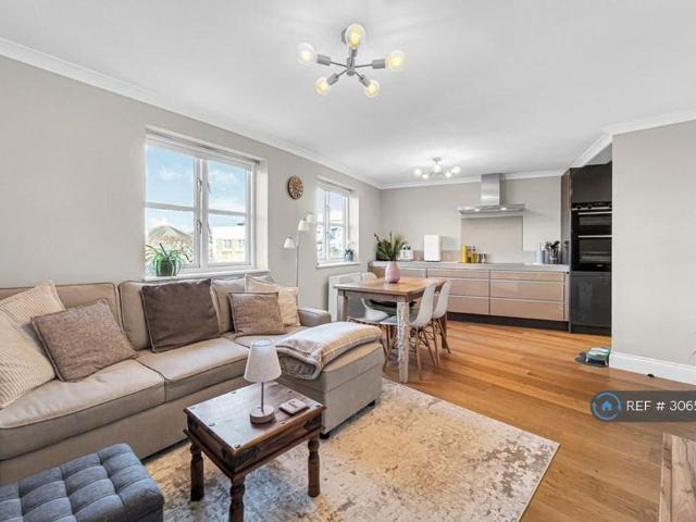 Apartment for rent in Chiswick Place, Greater London