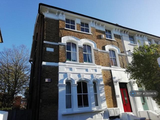 Flat for rent in London Borough of Croydon, Addiscombe
