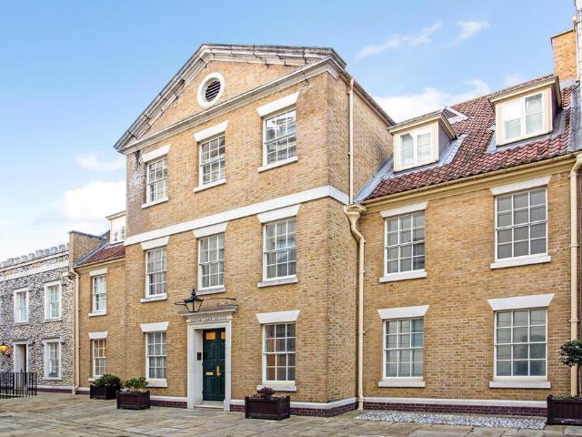Flat for rent in St Margarets, Greater London