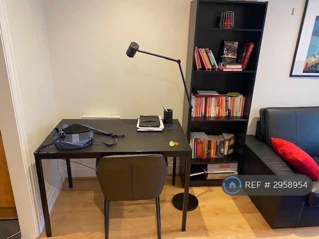 Apartment for rent in Norbiton, Greater London