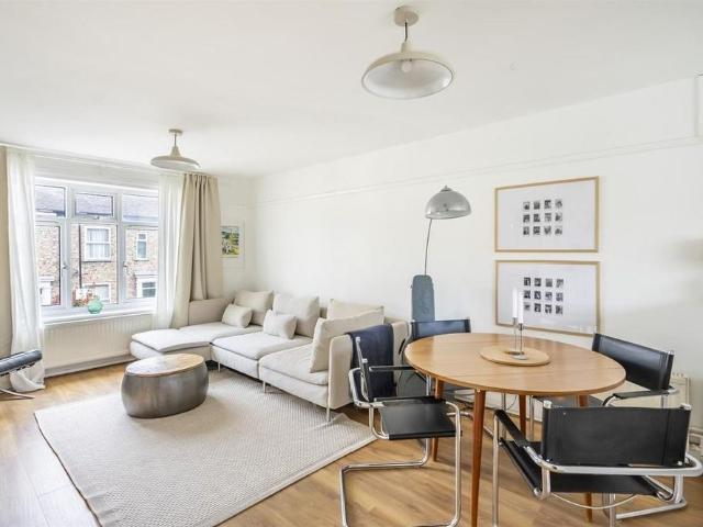 Apartment for rent in The Groves, High Field