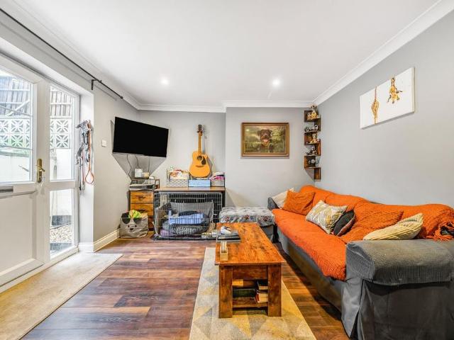 Apartment for rent in Enborne, West Berkshire