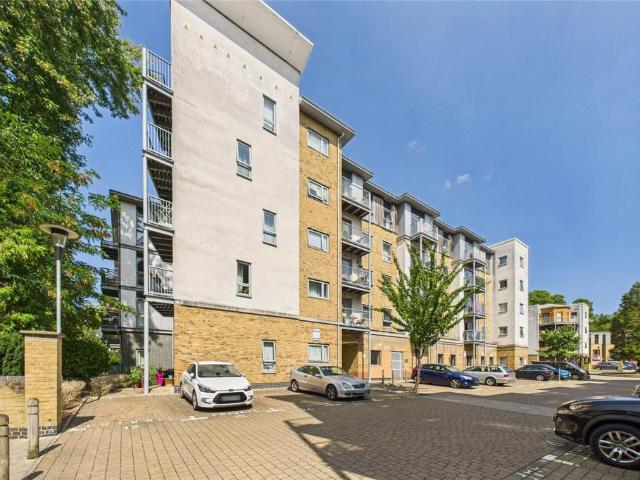 Flat for rent in Farnborough, Hampshire