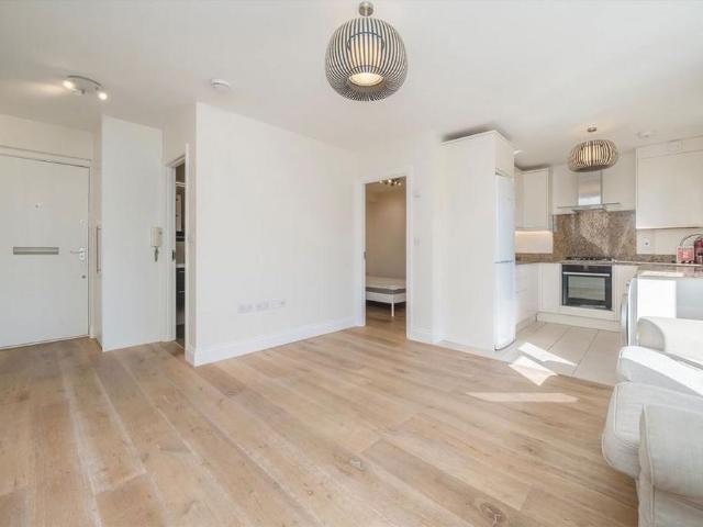 Apartment for rent in London Borough of Ealing, Greater London