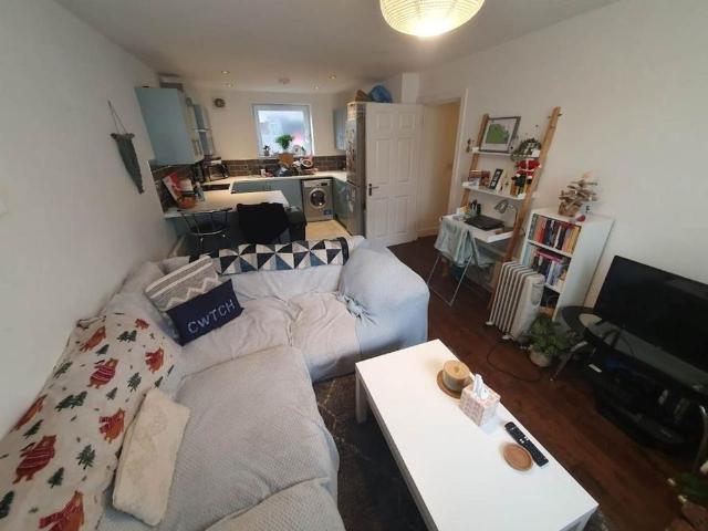 Apartment for rent in Falcon Lodge, Wales