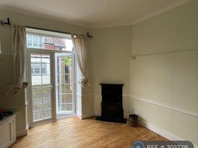 Apartment for rent in Fole, Surrey