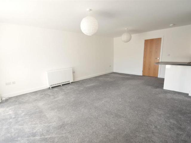 Apartment for rent in The Polygon, City Of Southampton