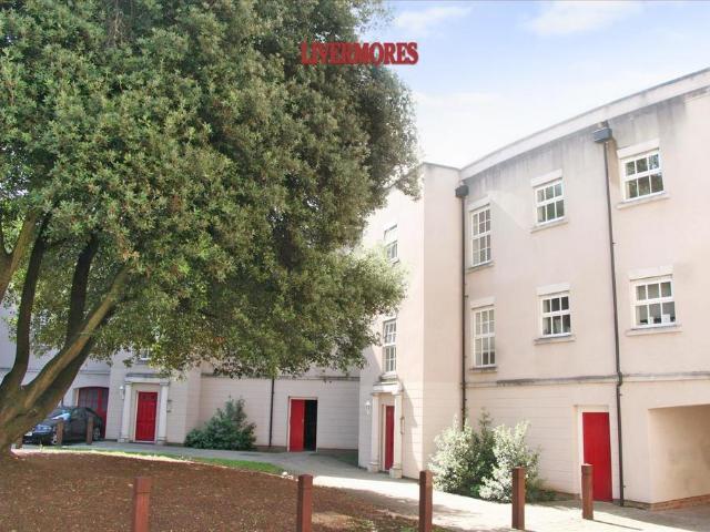 Flat for rent in Greenhithe, Dartford