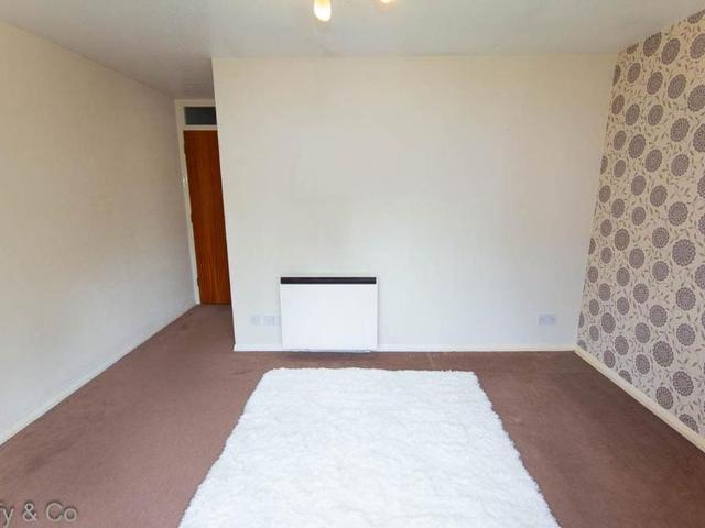 Apartment for rent in Perryfields, West Sussex