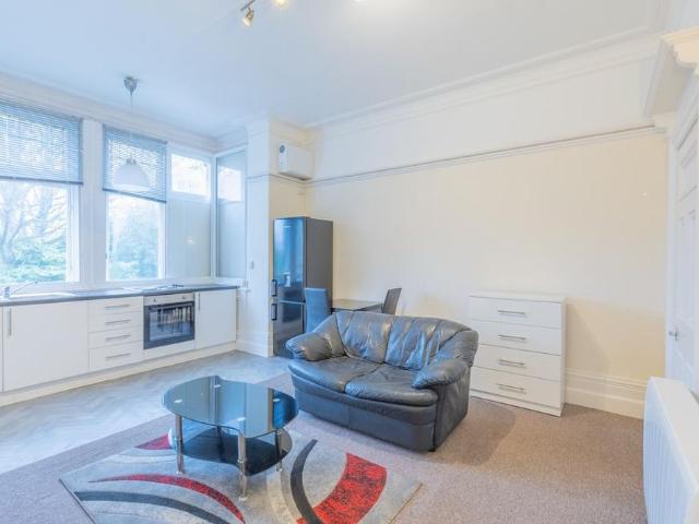 Apartment for rent in Chapeltown, West Yorkshire
