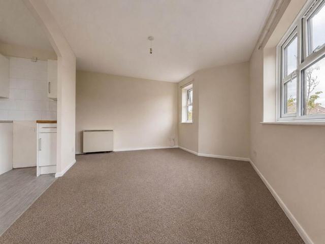 Apartment for rent in Highwoods, Fordham Heath