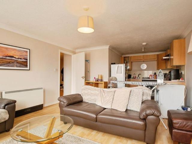 Apartment for rent in Pengam Green, Falcon Lodge