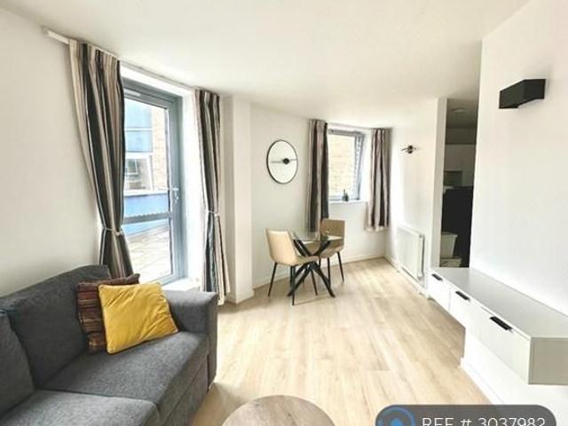 Apartment for rent in London Borough of Merton, Greater London