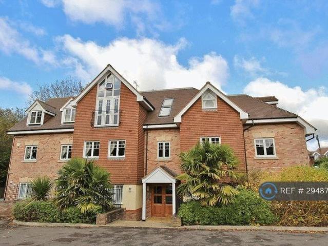 Flat for rent in Hillview, Surrey