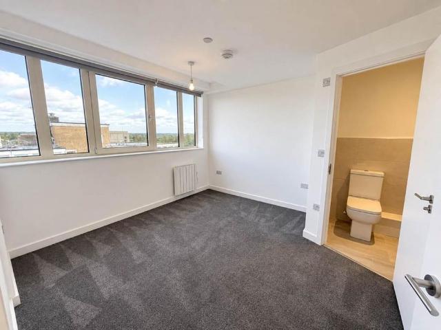 Apartment for rent in Perryfields, West Sussex